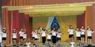 /Files/images/gurtok_gri_na_skripts/На сцені.JPG